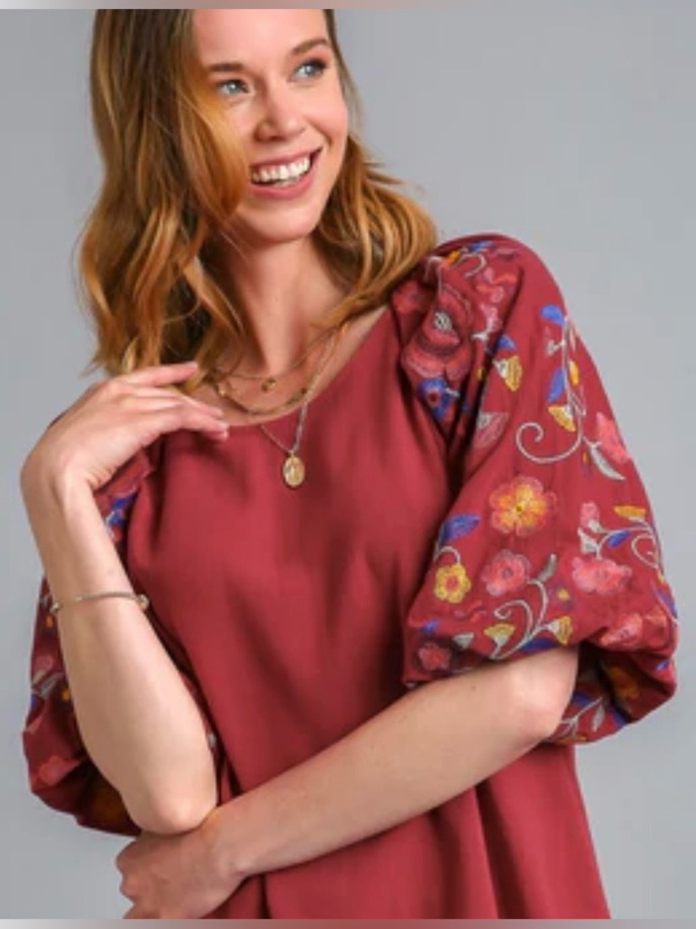 Umgee Linen Blend Top with Embroidery Sleeves in Crimson Size M